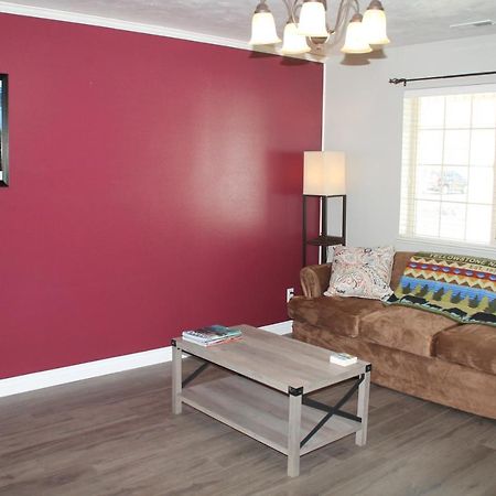 3 Queen Beds, 1 Twin Bed, 2 Rooms, 1 And A Half Bath, Self Check-In, Flexcation Equipped Idaho Falls Exterior photo