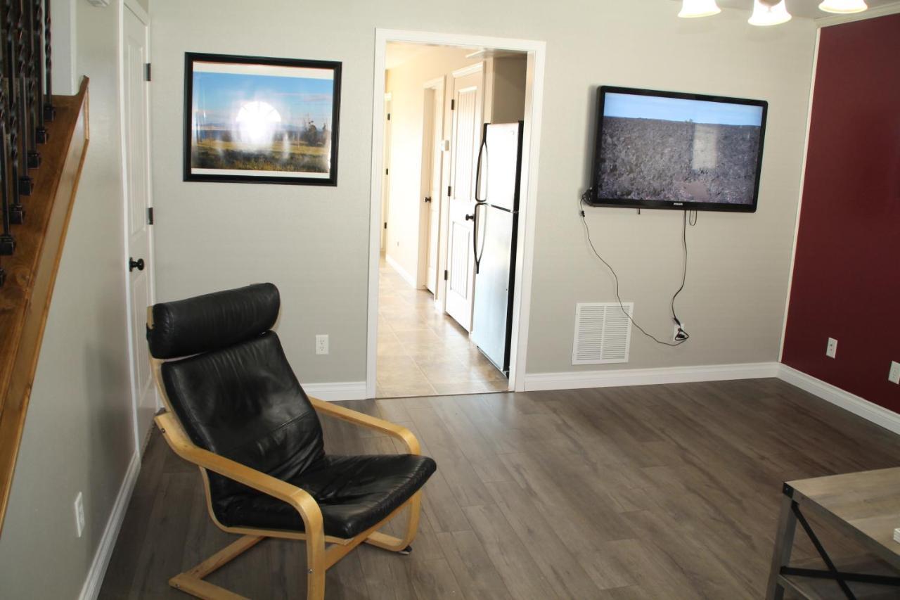 3 Queen Beds, 1 Twin Bed, 2 Rooms, 1 And A Half Bath, Self Check-In, Flexcation Equipped Idaho Falls Exterior photo