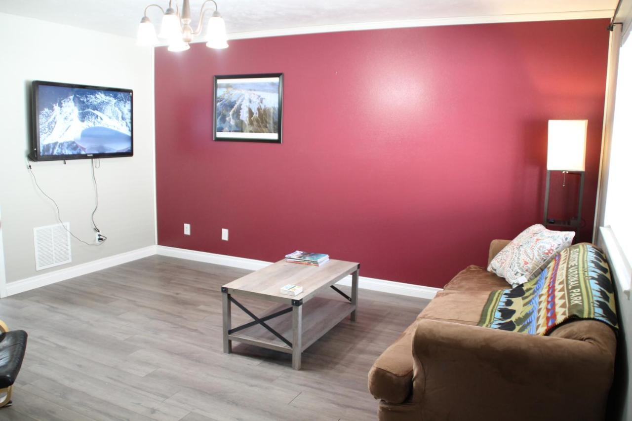 3 Queen Beds, 1 Twin Bed, 2 Rooms, 1 And A Half Bath, Self Check-In, Flexcation Equipped Idaho Falls Exterior photo