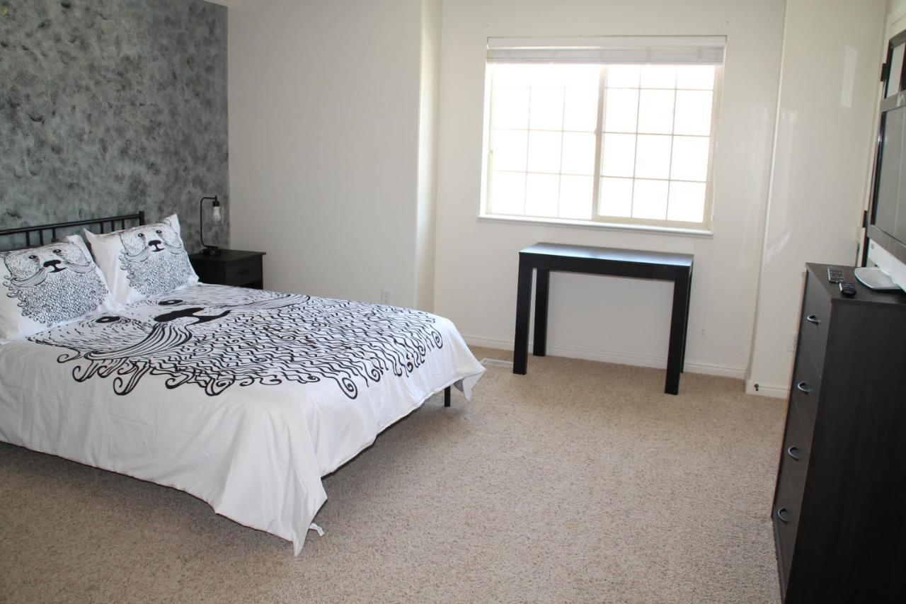 3 Queen Beds, 1 Twin Bed, 2 Rooms, 1 And A Half Bath, Self Check-In, Flexcation Equipped Idaho Falls Exterior photo